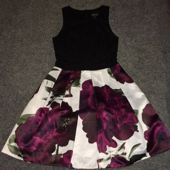 Xscape Dresses & Skirts - Xscape Flower Dress